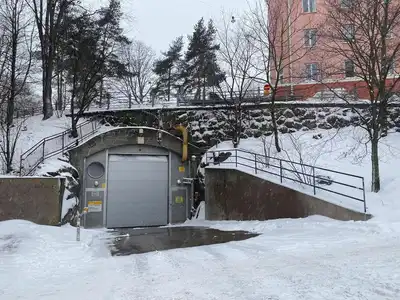 Sisäänkäynti jousiammuntahallille